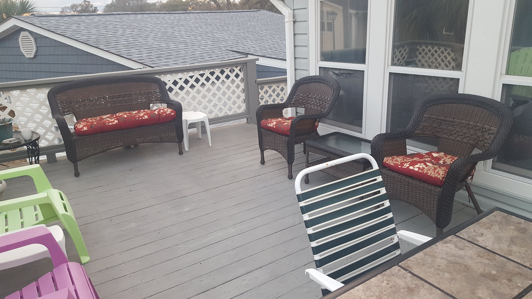 Beautiful Large Upper Deck